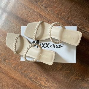 NWT 90s Baby Kitten Heal, Size 10, Nude